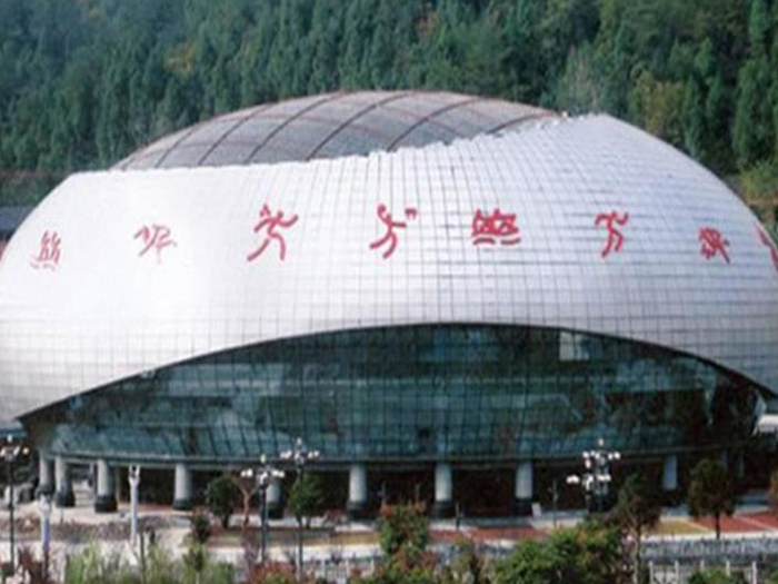 西寧體育中心球形網架加工安裝