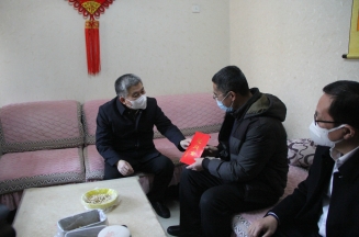 市委常委、副市長(zhǎng)賈剛走訪(fǎng)慰問(wèn)公司困難職工